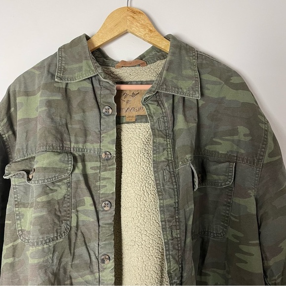 [Outdoor Life] Men's Camo Print Button Down Thrashed Sherpa Lined Barn Jacket - Picture 2 of 7